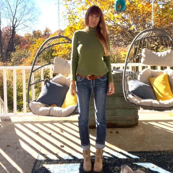 Julie True Religion Straight Leg Jeans - Picture 14 of 17